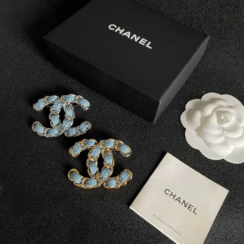 Chanel Brooch 03yxs341
